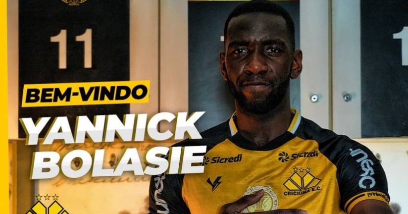 Futebol: Criciúma anuncia atacante congolês ex-Crystal Palace