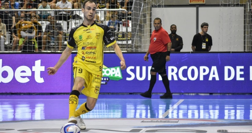 Futsal: Jaraguá goleia Pato pela Supercopa