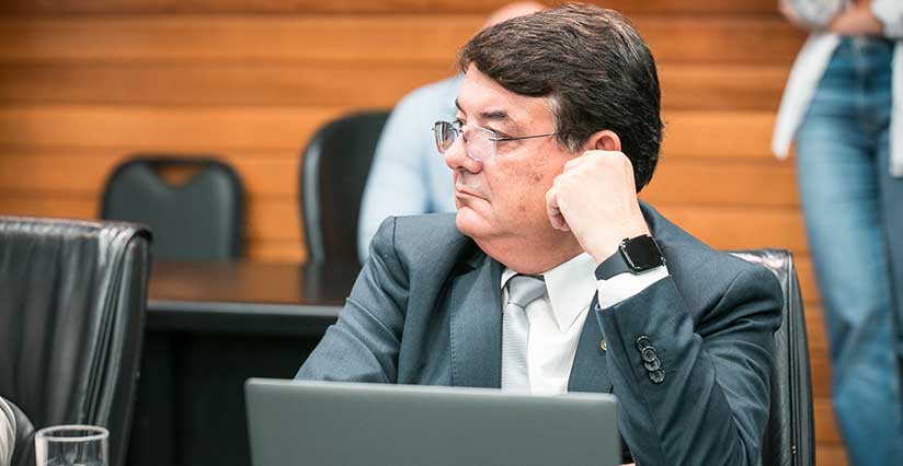 Política e Políticos – Retrato da duplicação