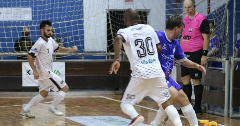 Futsal: Torneio de Schroeder tem dois classificados para a semifinal