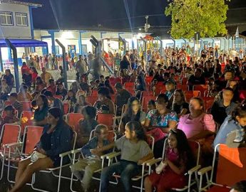 Cinemóvel a céu abeto atrai bom público em Guaramirim