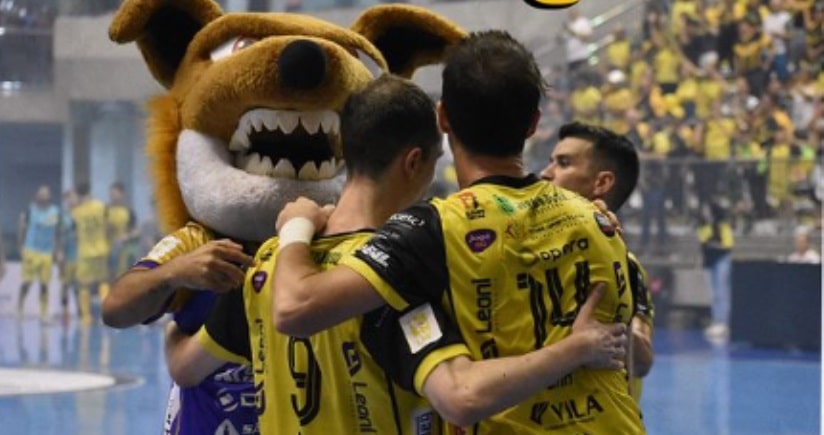 Futsal: Jaraguá domina o Corinthians e abre vantagem na Copa do Brasil