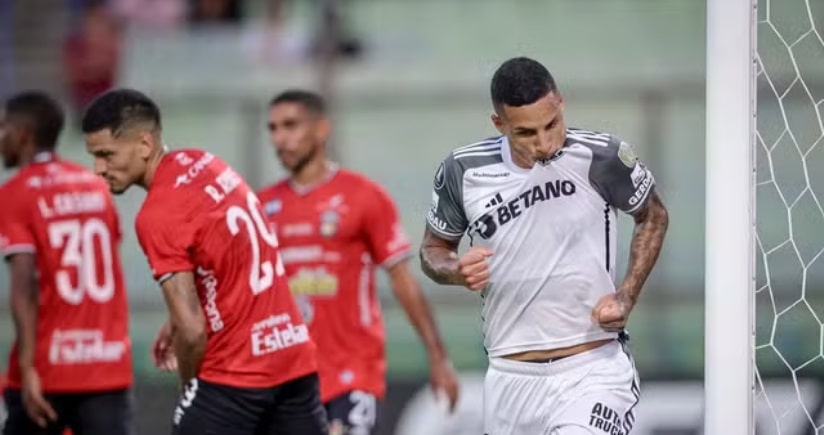 Futebol: São Paulo joga mal, sofre com lesões e perde na Libertadores