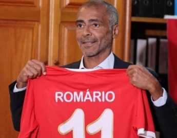 Futebol: Romário oficializa retorno aos gramados