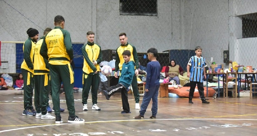 Futsal: Assoeva participa de ação com desabrigados