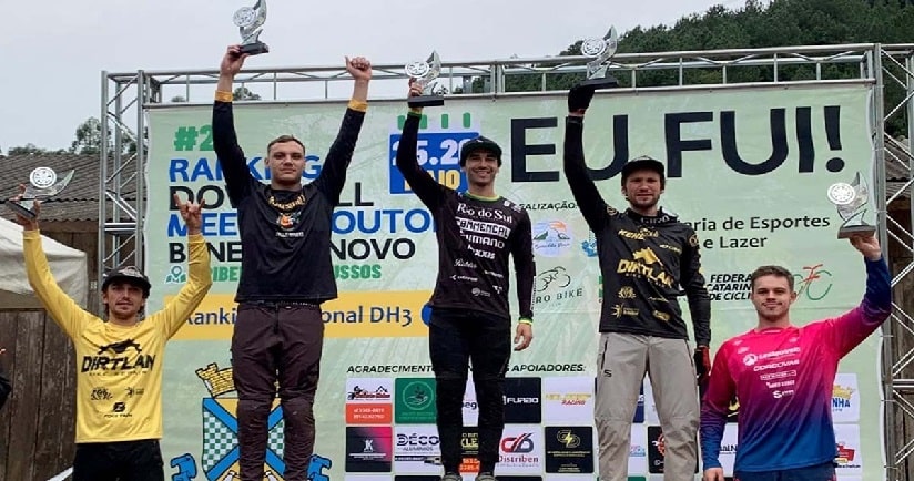 Ciclismo: Jaraguaenses sobem ao pódio no estadual de downhill