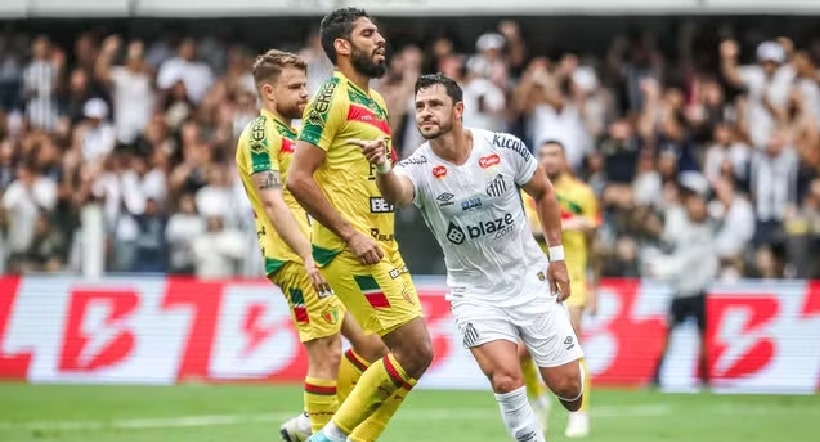 Futebol: Santos goleia o Brusque e reassume liderança da Série B