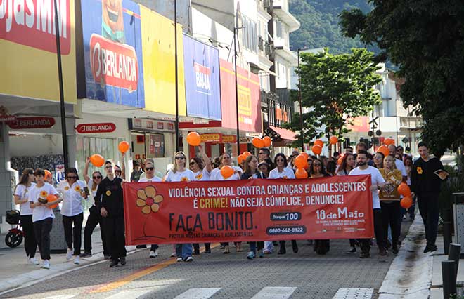 Caminhada pela não violência sexual infantil chamou a atenção no sábado