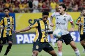 Futebol: Flamengo e Corinthians avançam na Copa do Brasil
