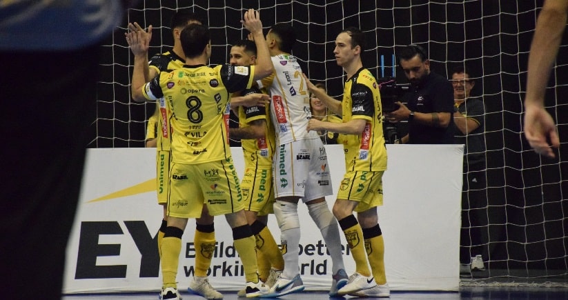 Futsal: Jaraguá supera o Praia pela Copa do Brasil