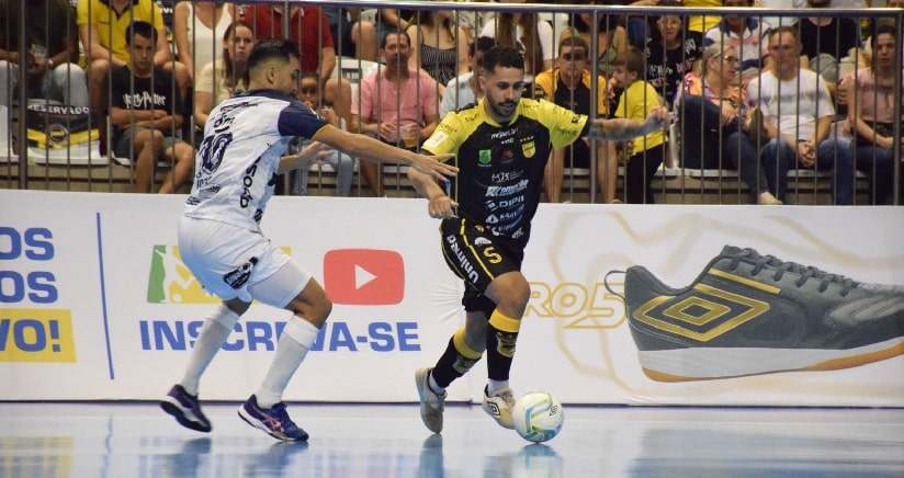 Futsal: Jaraguá perde invencibilidade de nove jogos em Cascavel