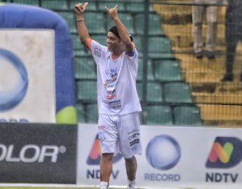 Futebol: Ronaldinho Gaúcho reúne grande público no Jogo das Estrelas
