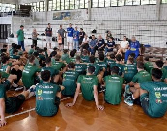Vôlei: Jovens de Jaraguá do Sul recebem visita de atletas revelados na cidade