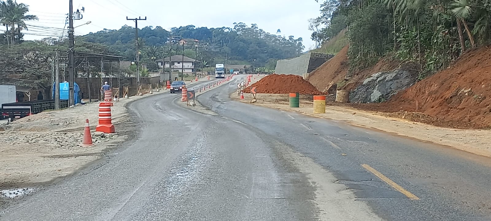 Para avanço das obras de duplicação, KM 35+400 da SC-108 terá interdição total na próxima terça
