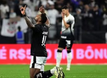 Futebol: Botafogo ganha do Corinthians, dorme na liderança e coloca o rival no Z4