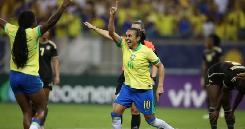 Futebol: Seleção Brasileira goleia Jamaica com dois gols de Marta