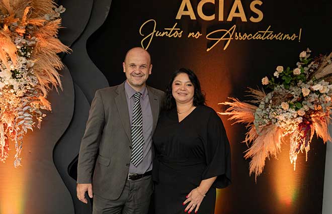 Indianara Pereira assume a presidência da Associação Empresarial de Schroeder