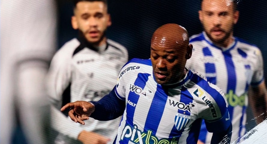 Futebol: Ceará bate Avaí e dá salto na tabela da Série B