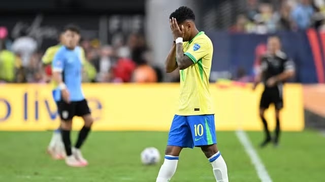 Futebol: Brasil não sai do zero com o Uruguai, perde nos pênaltis e cai nas quartas de final