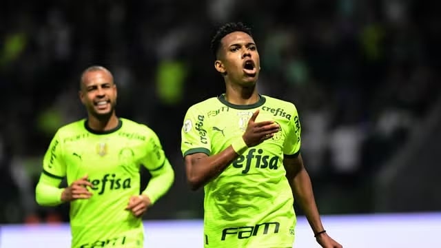 Futebol: Palmeiras bate o Bahia em casa e cola na liderança do Brasileirão