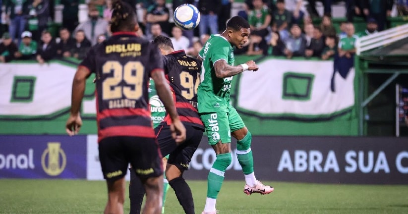 Futebol: Sport sai na frente, mas Chape busca o empate no último lance da partida