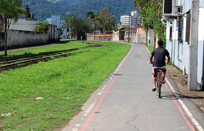 Município supera grandes capitais em áreas urbanas para ciclistas