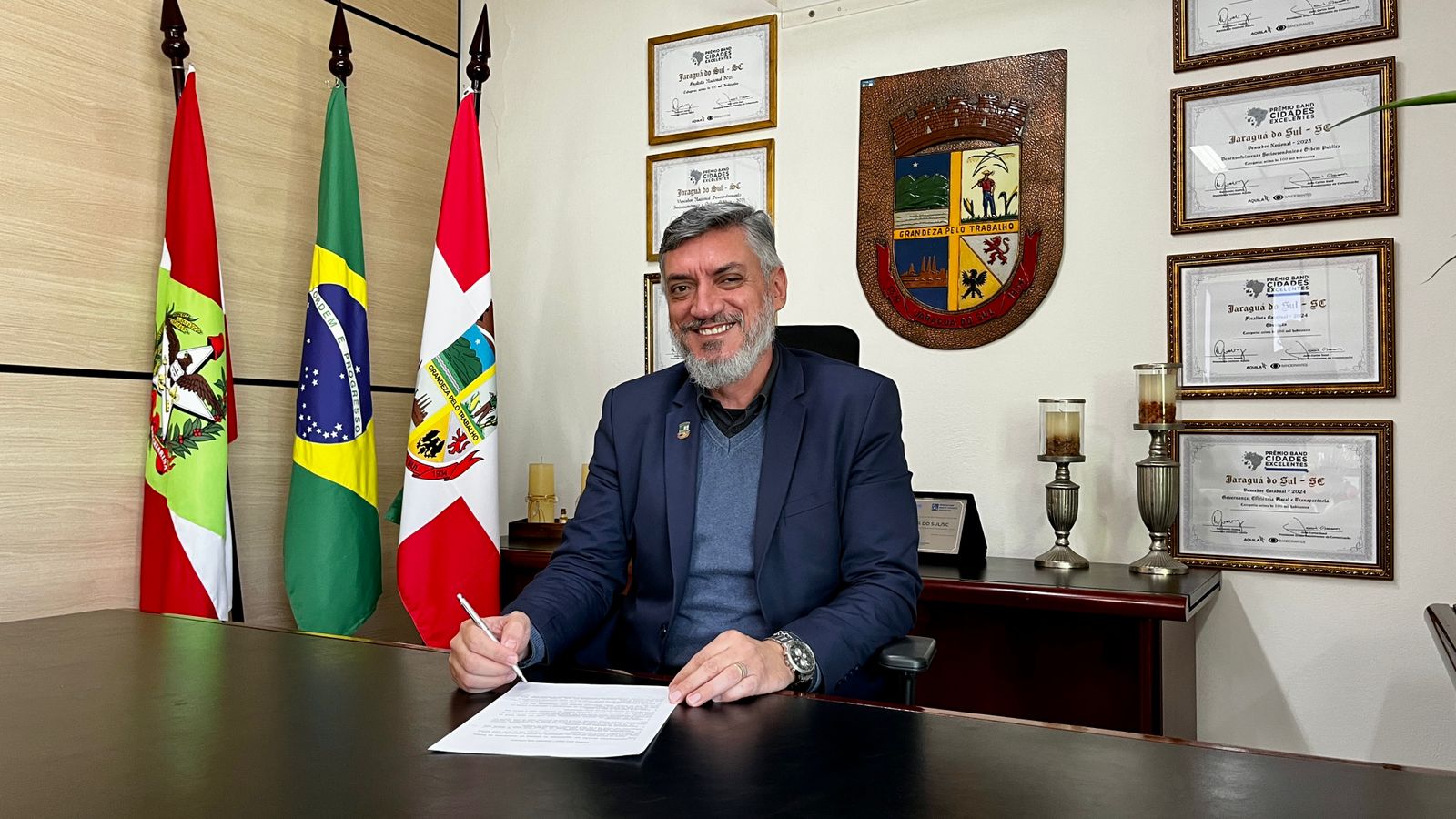 Procurador-geral Benedito Noronha assume a Prefeitura de Jaraguá do Sul