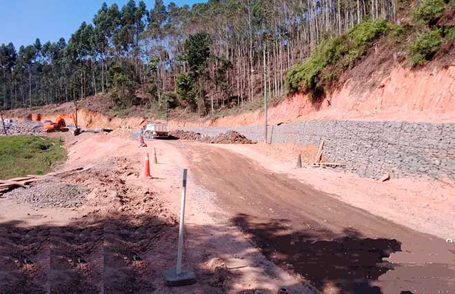 Obras da rua Carlos Oechsler seguem para a etapa final