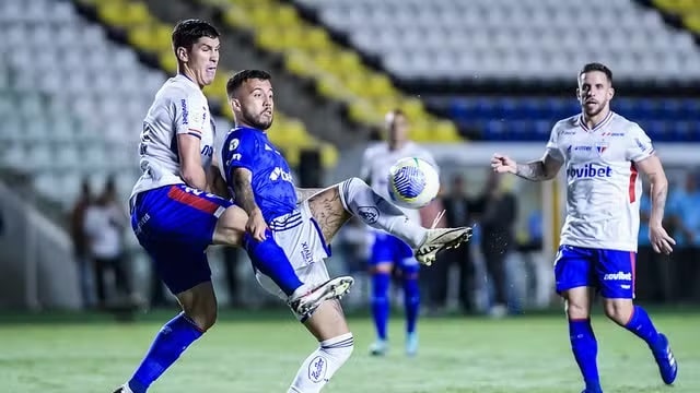 Futebol: Fortaleza vence, assume 3º lugar do Brasileirão e quebra invencibilidade do Cruzeiro