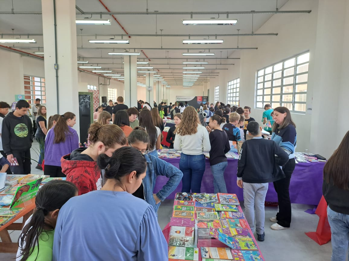 1ª Feira do Livro de Schroeder atrai grande público em sua estreia