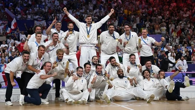 Olimpíadas: Curry faz chover e lidera EUA ao ouro no basquete com vitória sobre a França