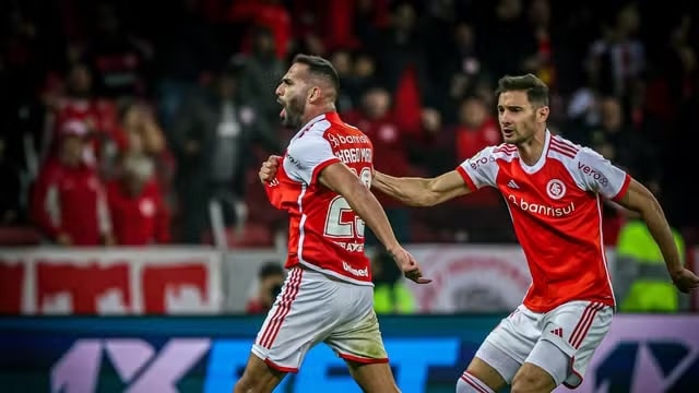 Futebol: Inter vira sobre o Juventude em jogo adiado e volta a vencer após 12 jogos