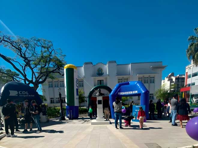 Sábado Mais Legal com Ampla programação de entretenimento e compras