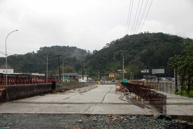 Ponte do Portal tem a laje concretada e as obras avançam