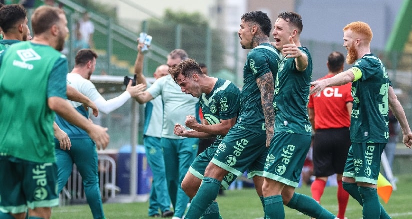 Futebol: Chapecoense bate o Avaí e sai da zona de rebaixamento