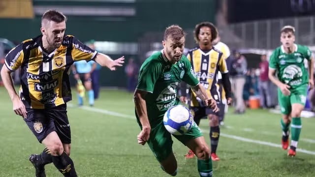 Futebol: Chapecoense bate o Amazonas e abre cinco pontos do Z4