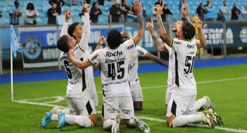 Futebol: Criciúma bate o Grêmio fora de casa e se afasta do Z4