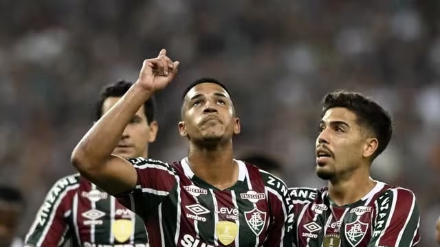 Futebol: Fluminense bate o São Paulo no Maracanã e segue fora do Z4