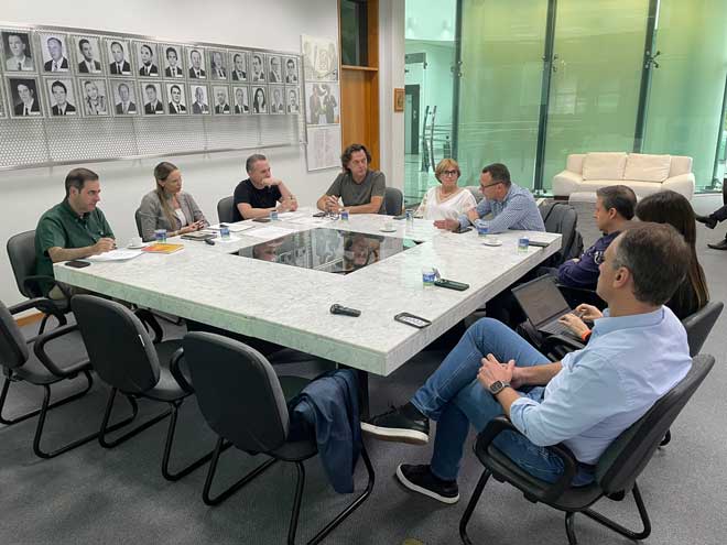 Deputados Chiodini e Schiochet recebem demandas da região na Acijs