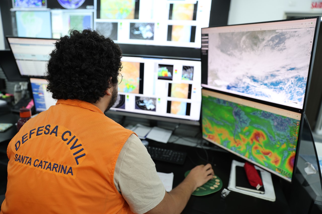 Chuva ganha força nesta quarta-feira e traz risco elevado para deslizamentos e alagamentos