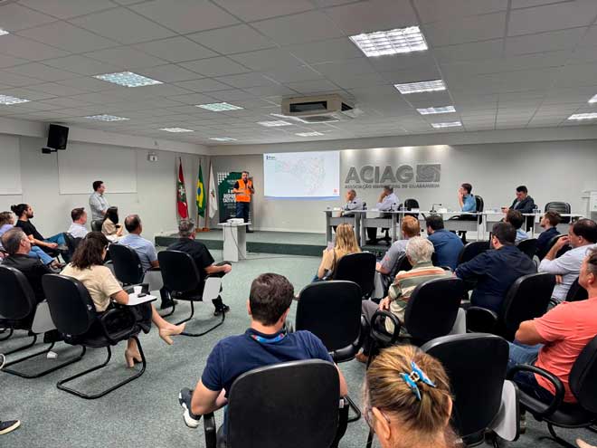 Secretário atualiza informações sobre obras na região