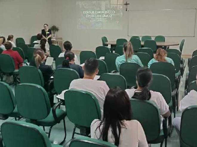 Município capacita profissionais do São José sobre manejo da dengue