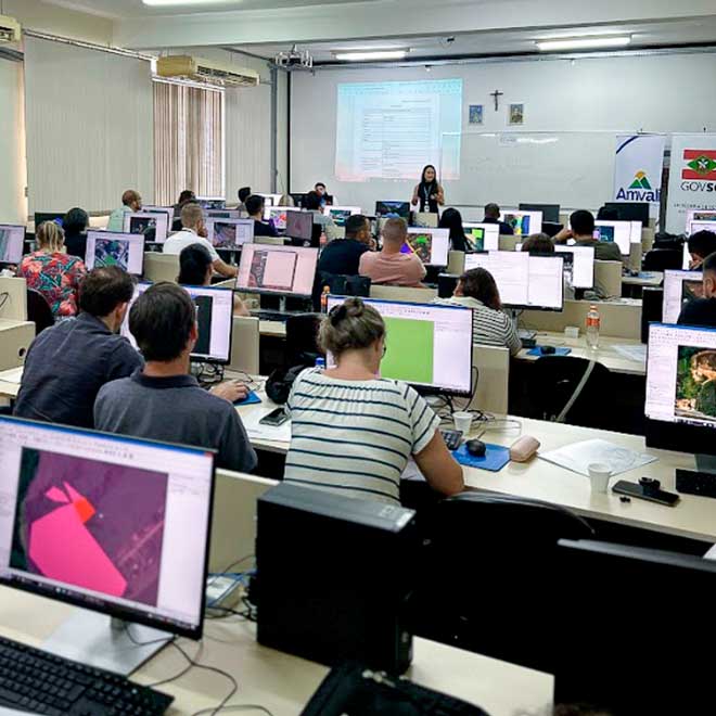 Microrregião recebe capacitação pioneira sobre geoprocessamento com QGIS