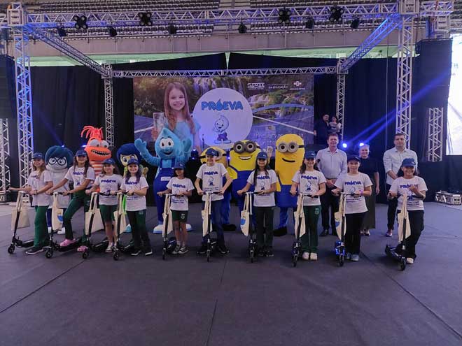 Mais 2,6 mil estudantes