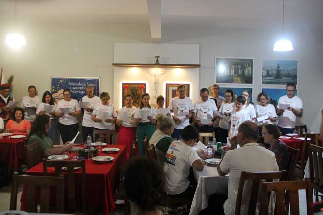 Associação Polonesa realiza a cerimônia do Oplatek, lembrando o Natal