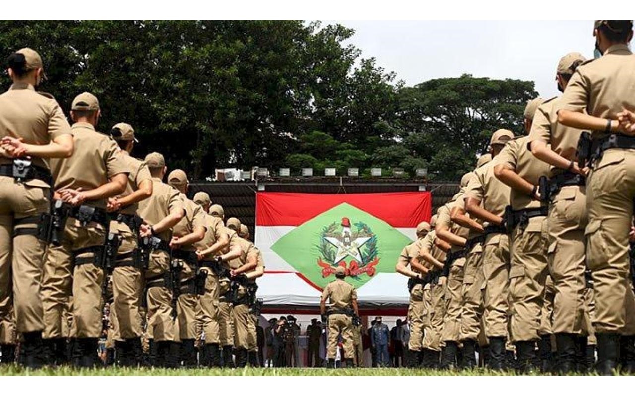 Política e Políticos – Esperando o reajuste