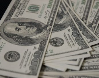 É hora de comprar dólar? Entenda como investir na moeda norte-americana