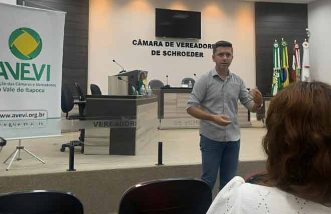 Associação de Câmaras e Vereadores forma a nova diretoria 2025/2026
