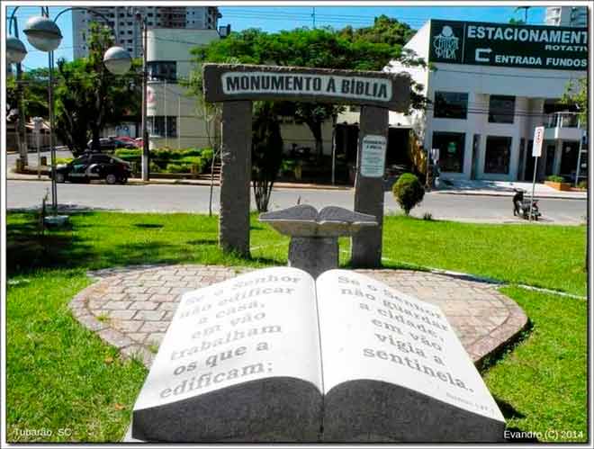 Vereadores propõem um monumento dedicado à Bíblia