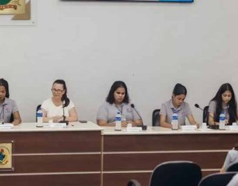 Câmara Mirim dá posse aos eleitos e elege a mesa diretora